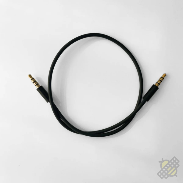 【TRRSケーブル】柔らかく、デスクに自然に沿う快適な接続へ。